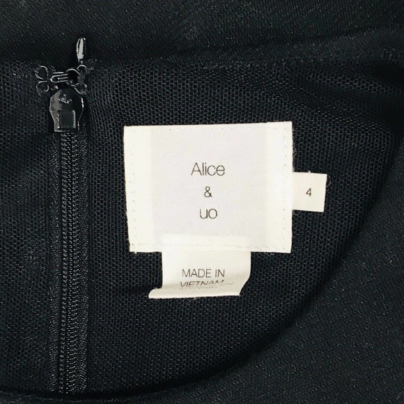 Alice & UO 4 Romper Shorts Pockets - Picture 3 of 5